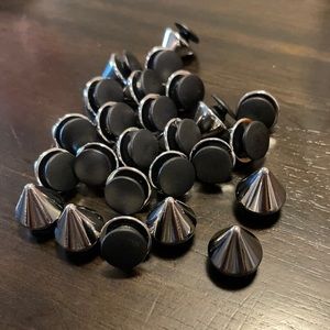 25 Croc Stud Shoe Accessories (Jibbitz) unisex